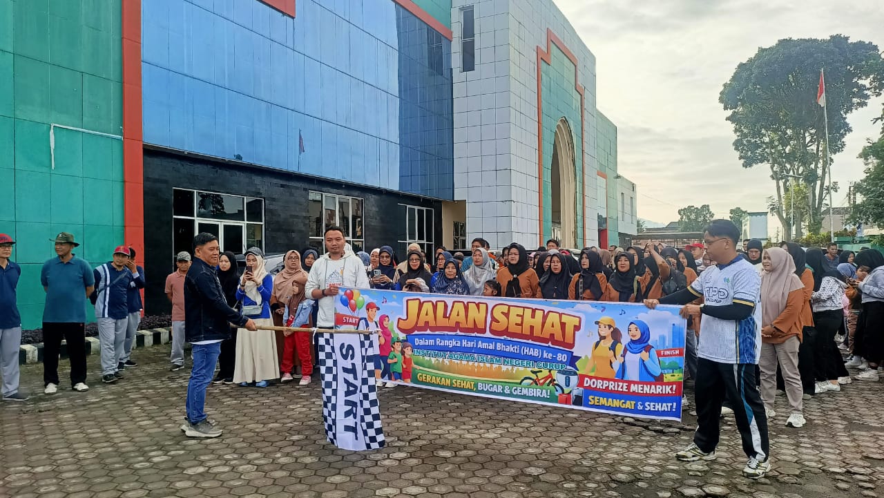 IAIN Curup Gelar Jalan Santai dan Pembagian Hadiah Peringati HAB Kemenag RI ke-80