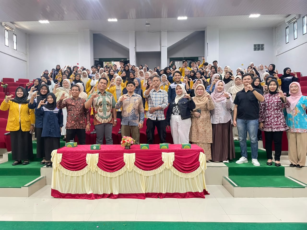 SEMINAR BUDAYA GREEN KAMPUS IAIN CURUP: “ECO-CULTURE”, HARMONI BUDAYA DAN LINGKUNGAN MENUJU KAMPUS BERKELANJUTAN