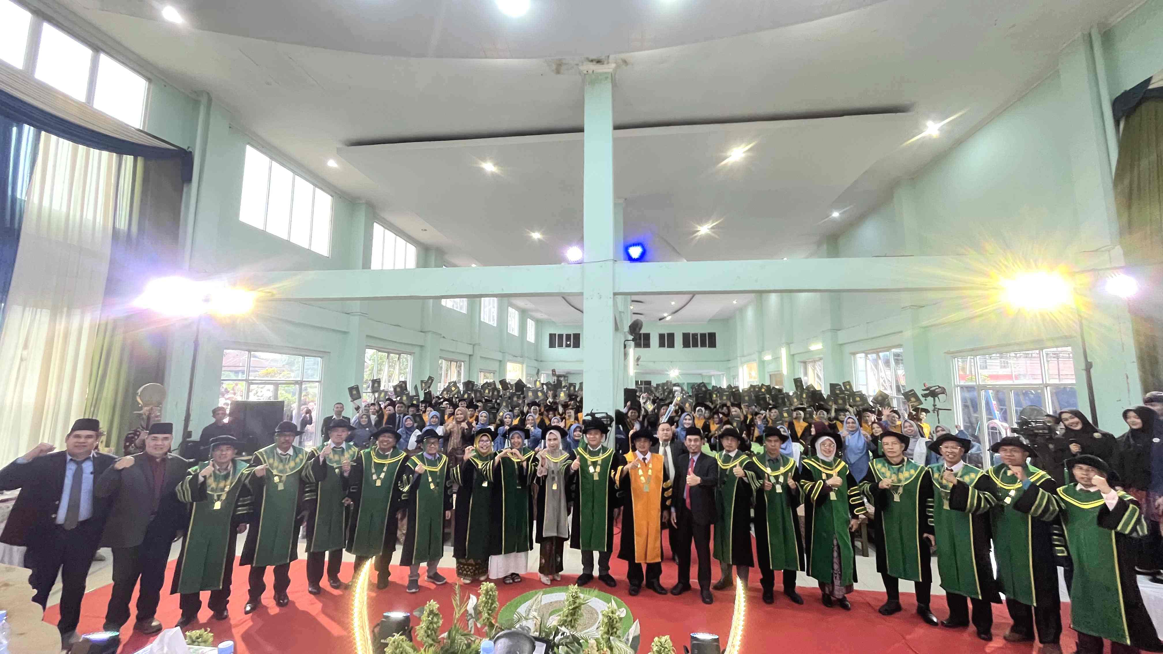 IAIN Curup Mewisuda 647 Mahasiswa Tekankan Pengabdian dan Keteladanan 