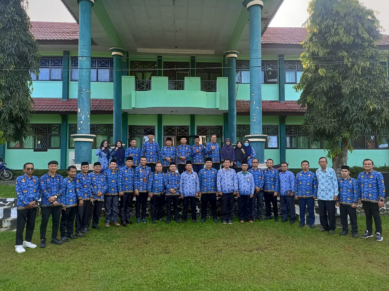 Peringatan Hardiknas 2024, IAIN Curup Gelar Upacara Bendera