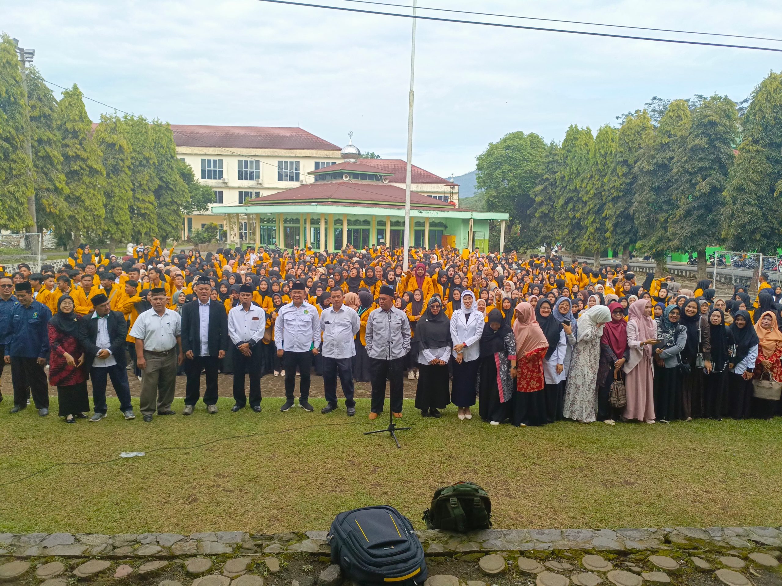Rektor IAIN Curup Resmi Melepaskan 850 Mahasiswa KKN Mandiri Tahun 2025