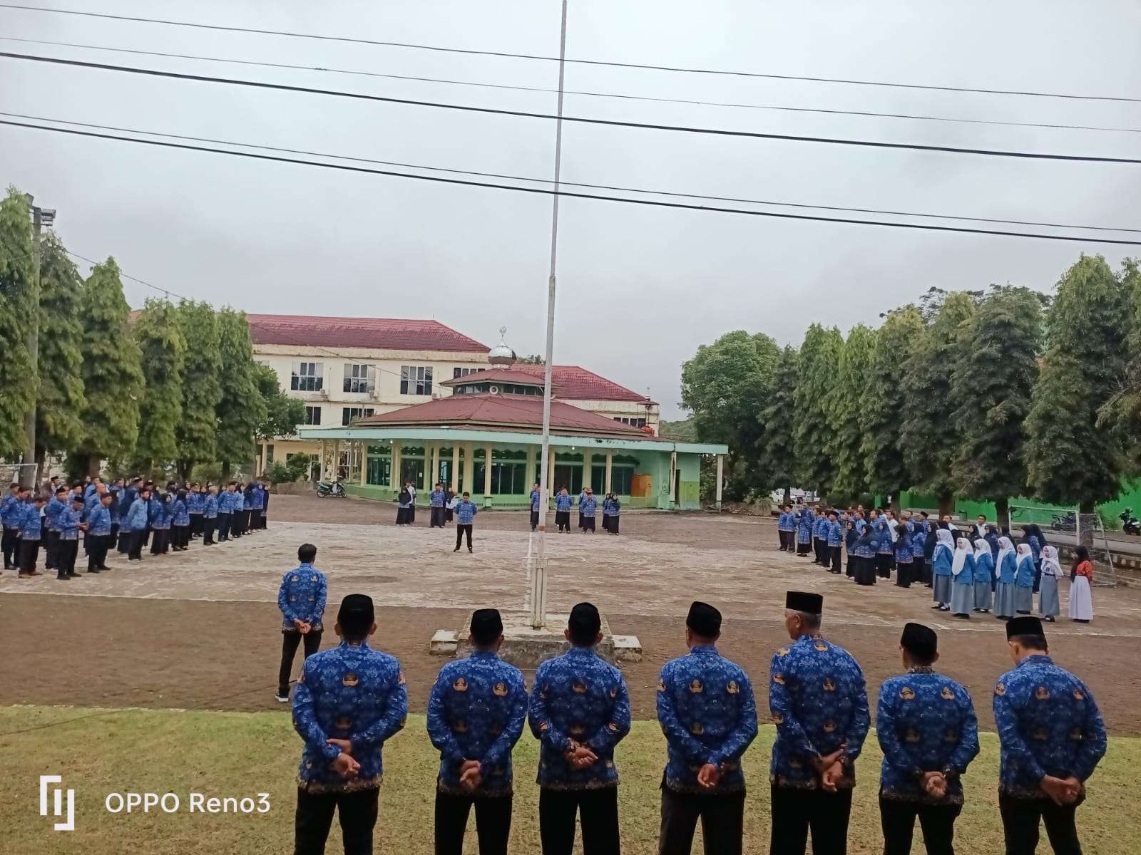 Apel Hormat Bendera Bulanan IAIN Curup Berjalan Khidmat dan Penuh Semangat Kebersamaan